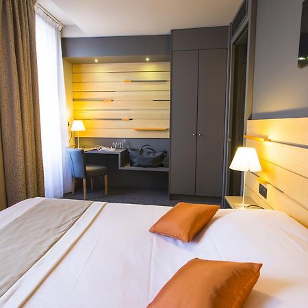 Logis Hotel Du Morvan - Restaurant La Table De Jerome Luzy Zewnętrze zdjęcie