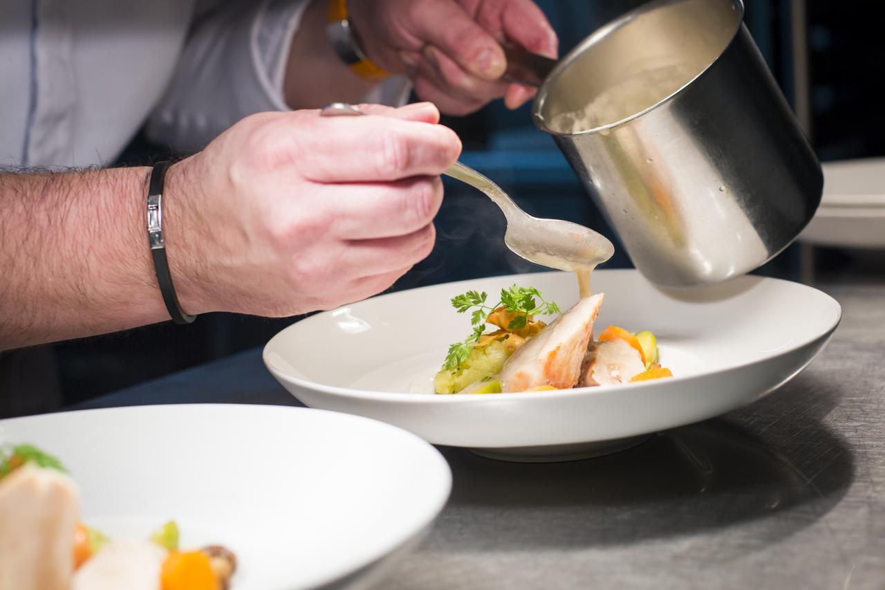 Logis Hotel Du Morvan - Restaurant La Table De Jerome Luzy Zewnętrze zdjęcie