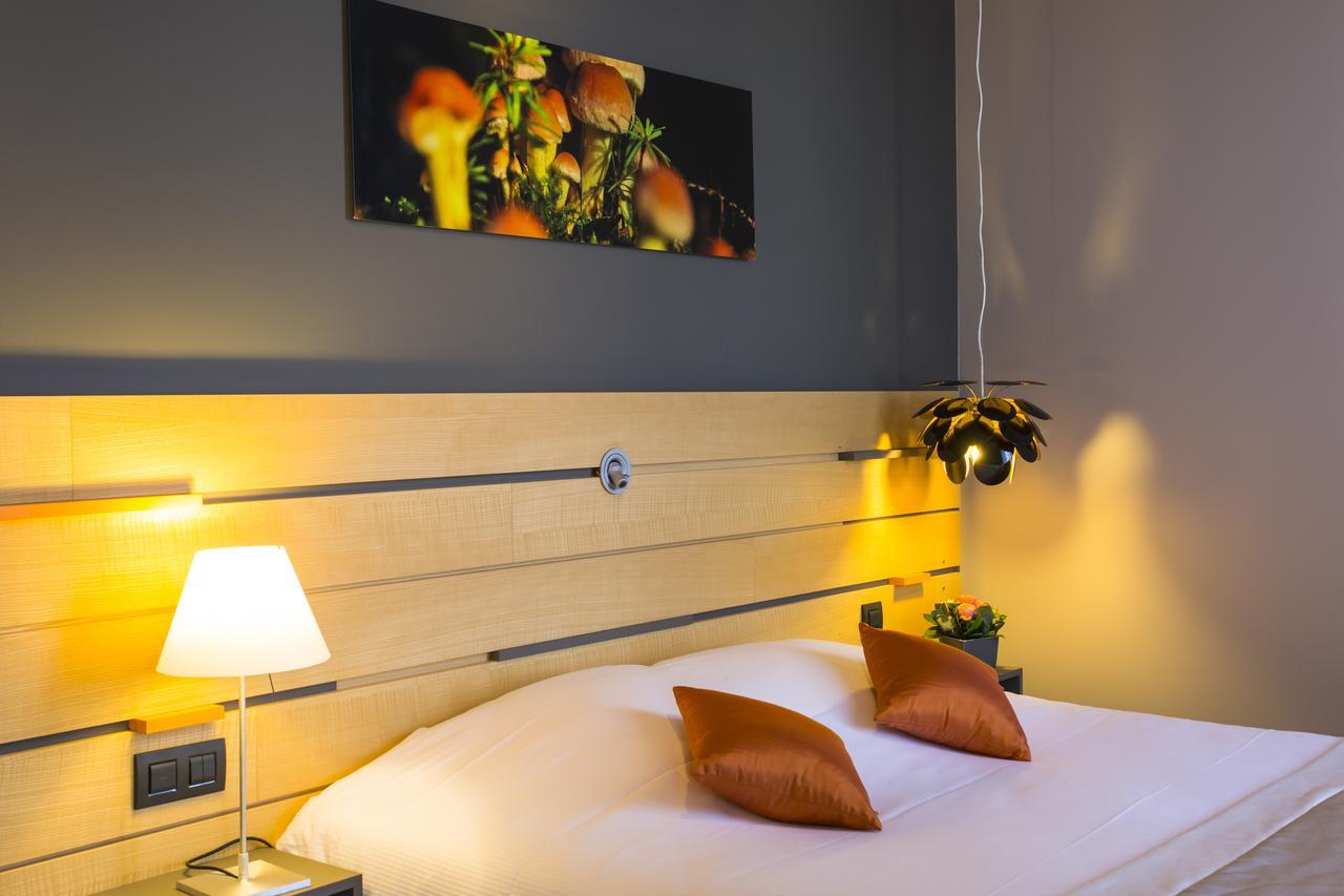 Logis Hotel Du Morvan - Restaurant La Table De Jerome Luzy Zewnętrze zdjęcie