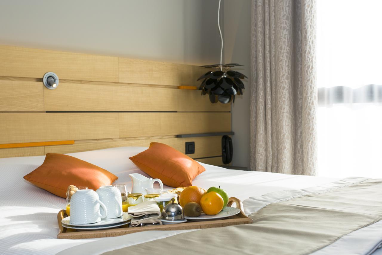 Logis Hotel Du Morvan - Restaurant La Table De Jerome Luzy Zewnętrze zdjęcie