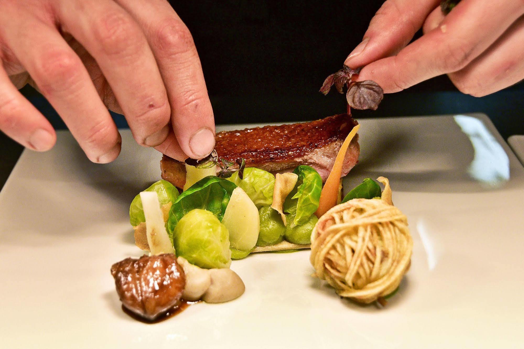 Logis Hotel Du Morvan - Restaurant La Table De Jerome Luzy Zewnętrze zdjęcie